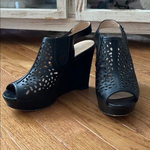 Women’s Black open toe wedge